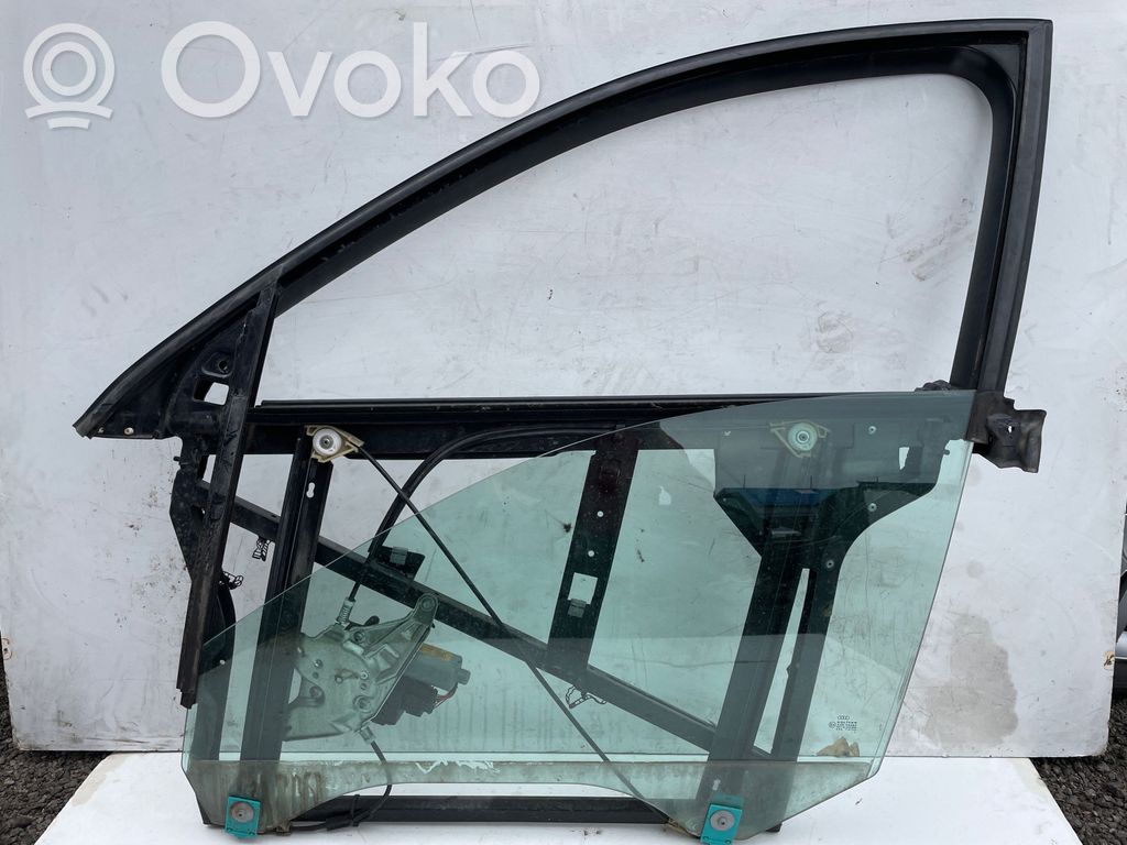 Audi A6 S6 C6 4F Ramka szyby drzwi przednich 