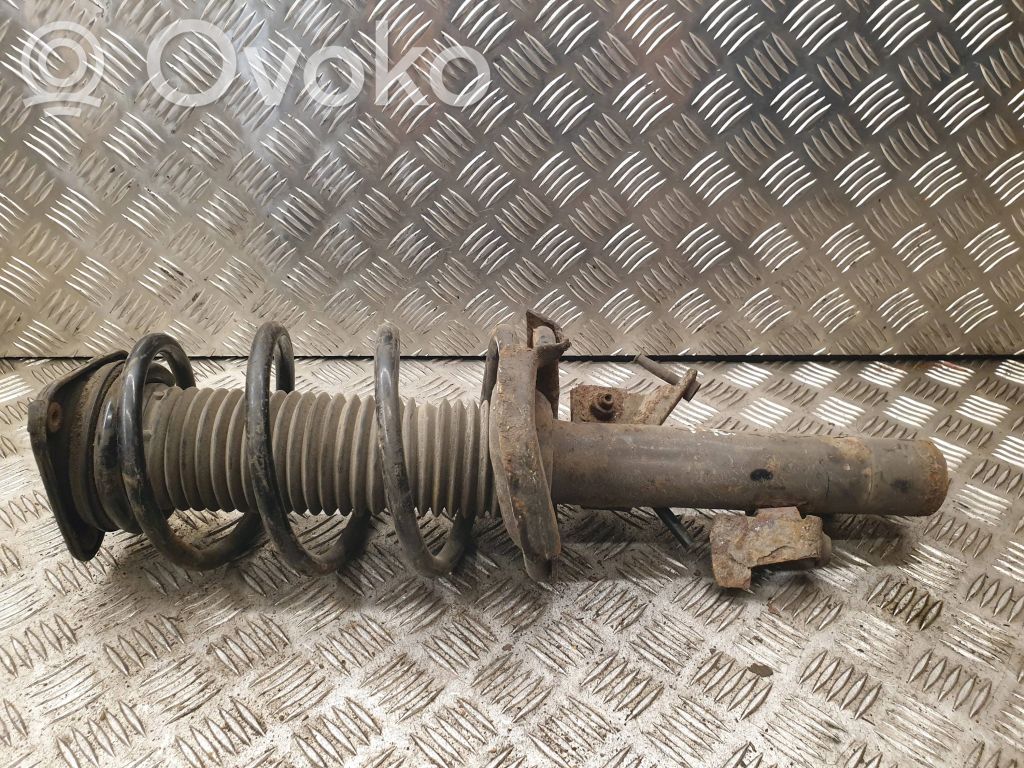 Volvo S40 Priekšpusē amortizators ar atsperi 