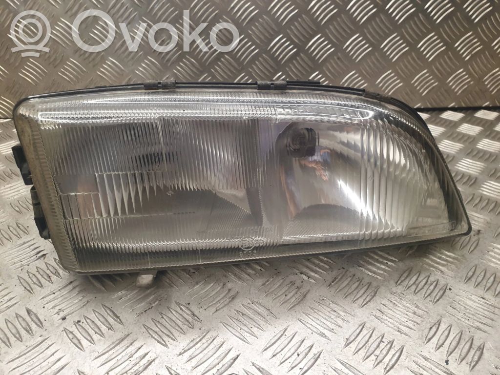 Volvo S70  V70  V70 XC Priekšējais lukturis 