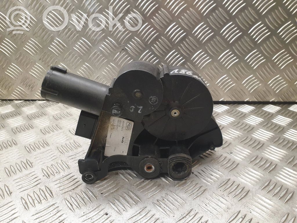 Audi A8 S8 D3 4E Siłownik elektryczny podnoszenia klapy tylnej / bagażnika 