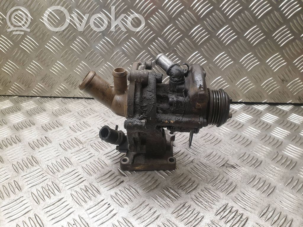 Ford Mondeo Mk III Ohjaustehostimen pumppu 