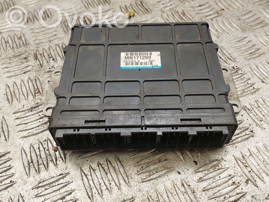 Mitsubishi Grandis Engine control unit/module 