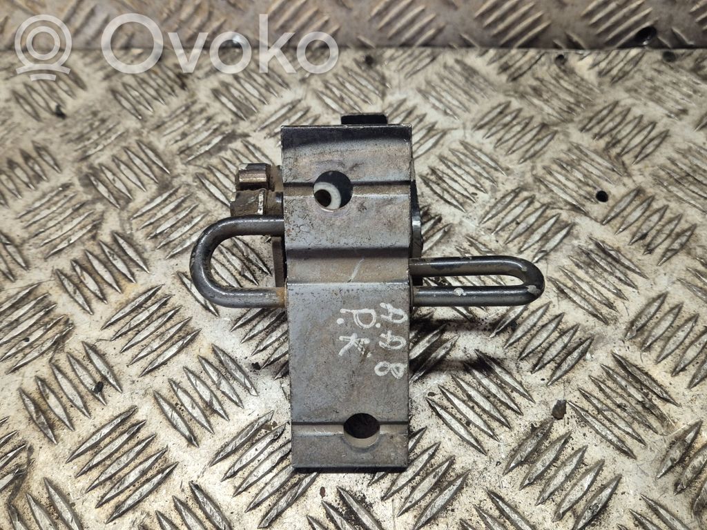 Audi A8 S8 D2 4D Front door lower hinge 