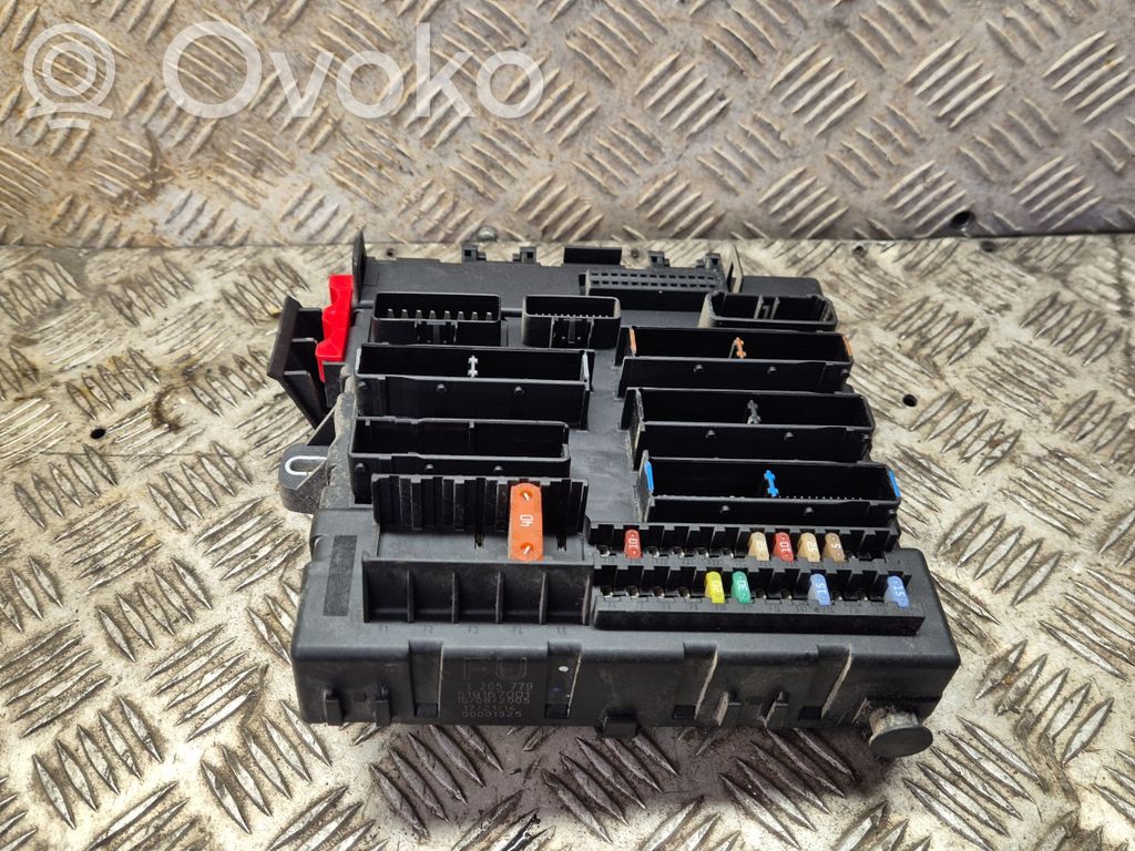 Opel Vectra C Fuse module 