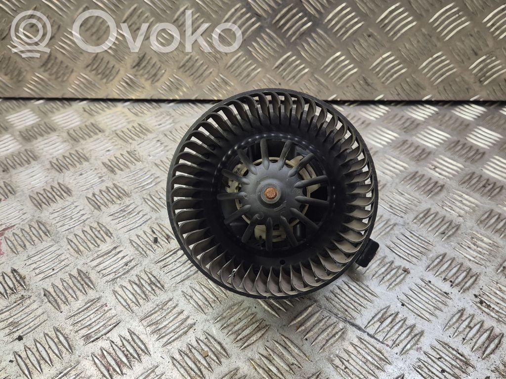 Nissan Note (E11) Pečiuko ventiliatorius/ putikas 