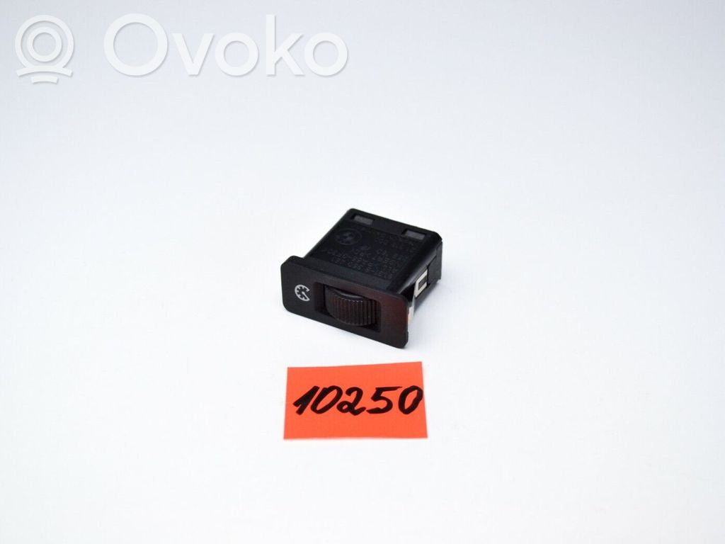 Panel lighting control switch   8360461