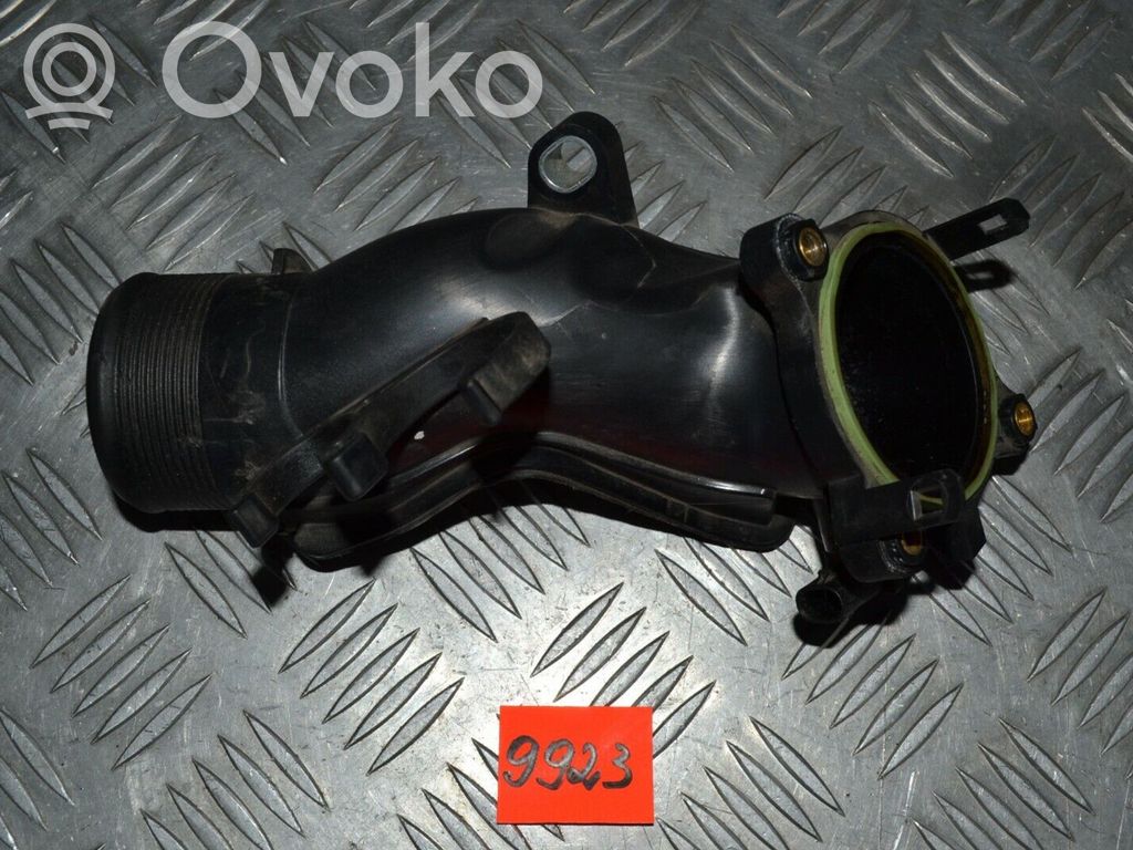 Toyota Avensis T270 Air intake hose/pipe 
