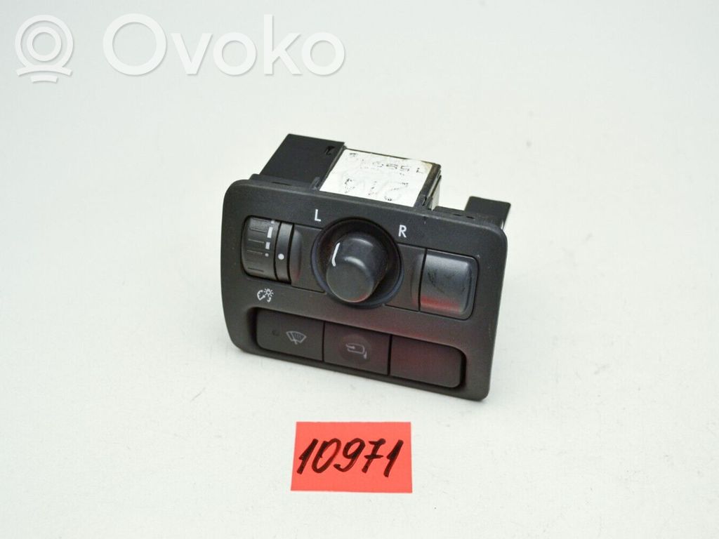 Subaru Outback Wing mirror switch 
