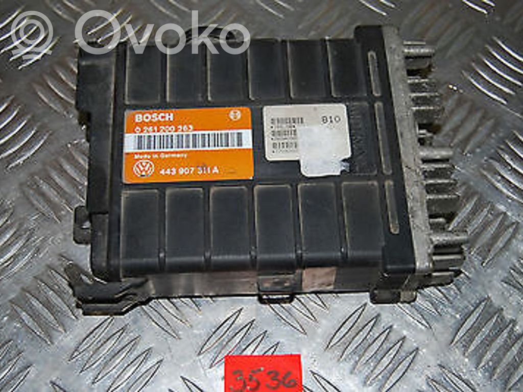 Volkswagen PASSAT B4 Engine control unit/module 