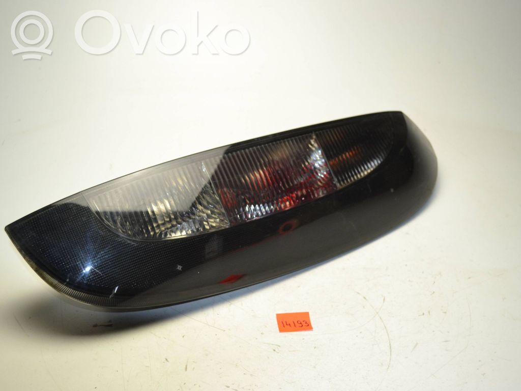 Opel Corsa C Aizmugurējais lukturis virsbūvē 