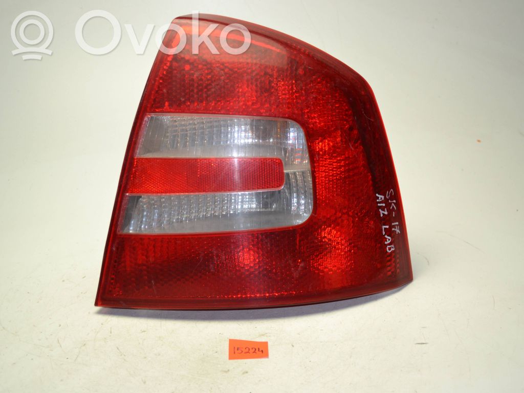 Skoda Octavia Mk2 (1Z) Aizmugurējais lukturis virsbūvē 