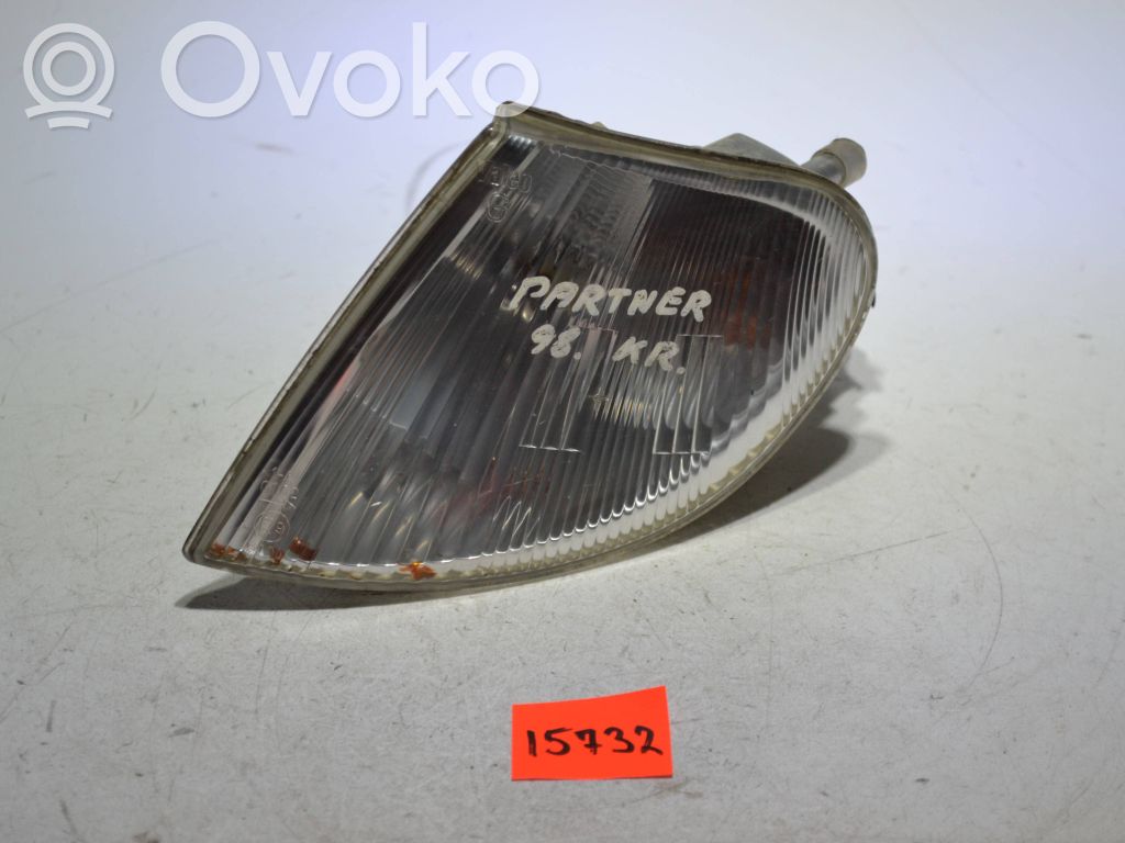 Peugeot Partner Front indicator light 