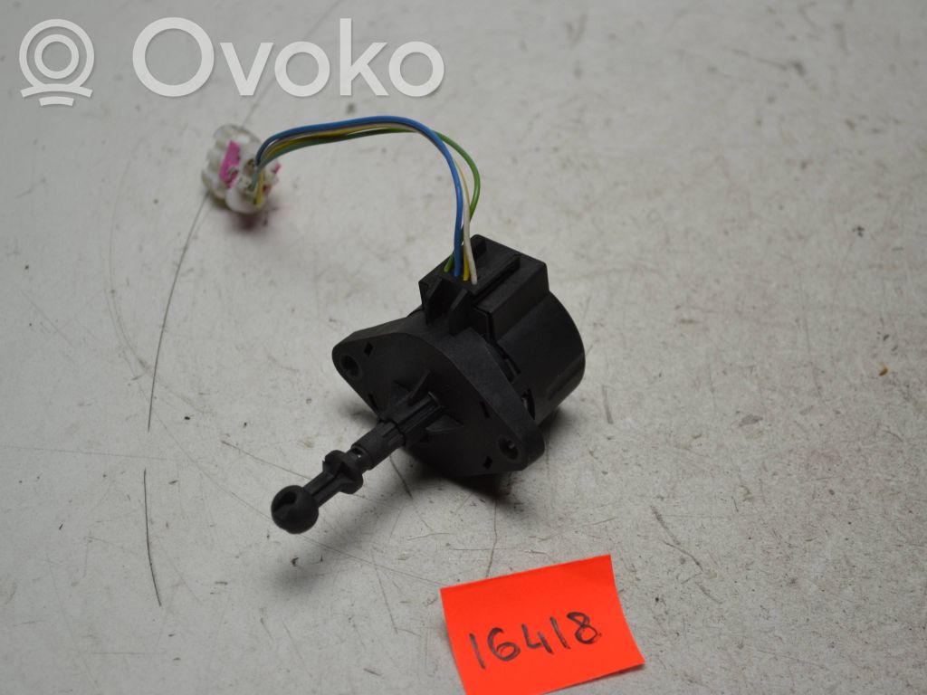 BMW 3 E46 Headlight level adjustment motor 