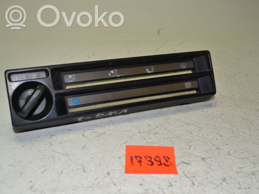 Volkswagen Golf II Panel klimatyzacji 