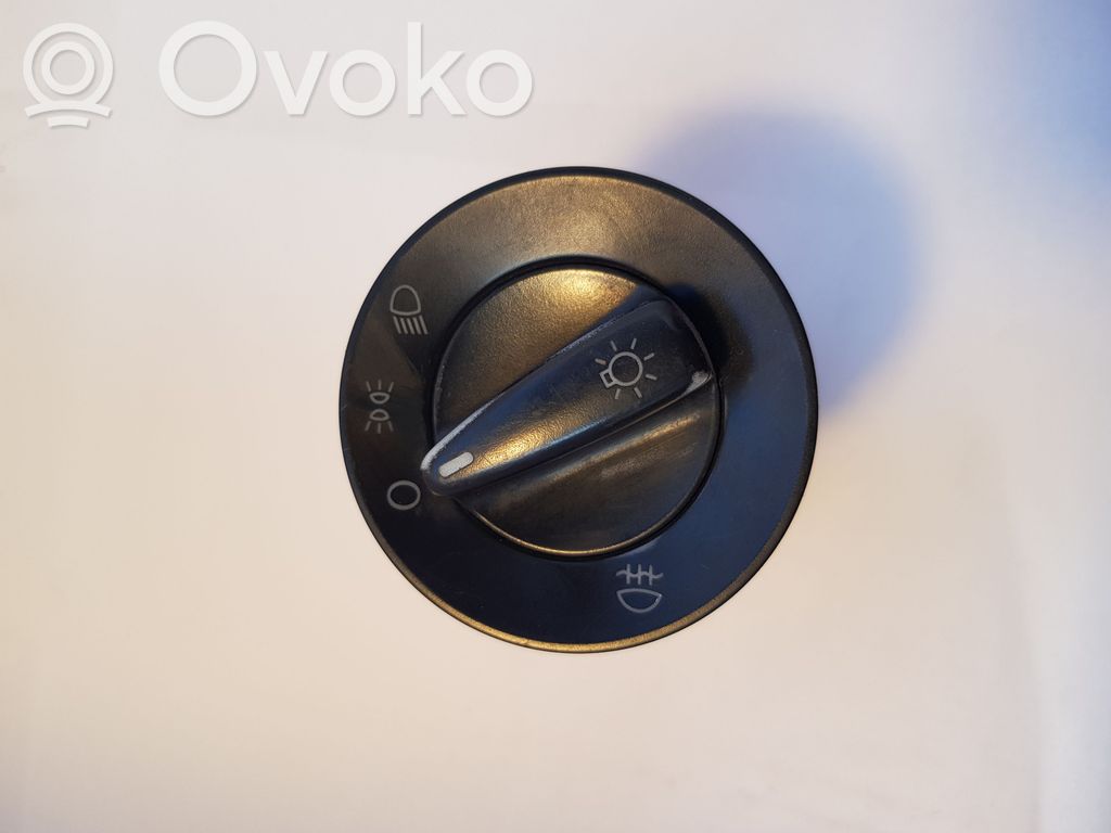Light switch   0452002,KLO3B0941531