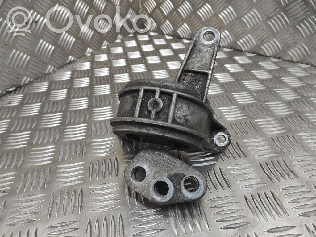 Engine mount bracket   13125627,2581