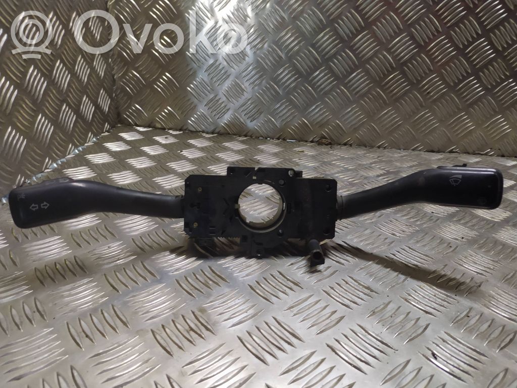 Volkswagen PASSAT B5 Wiper turn signal indicator stalk/switch 