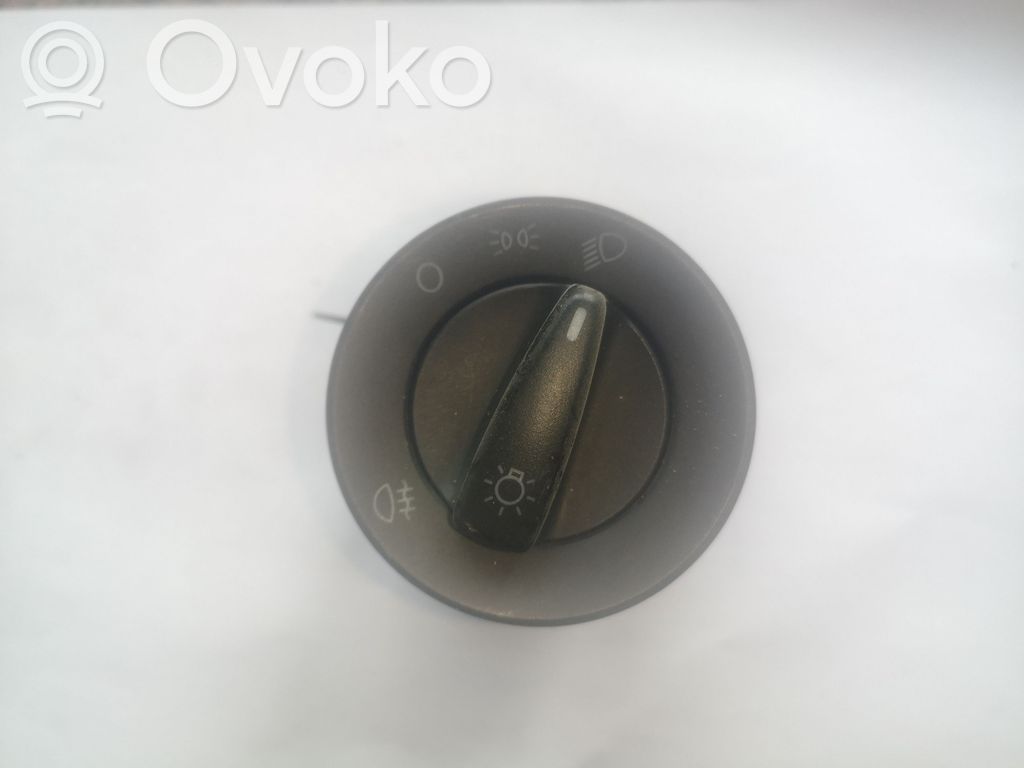 Skoda Fabia Mk2 (5J) Light switch 