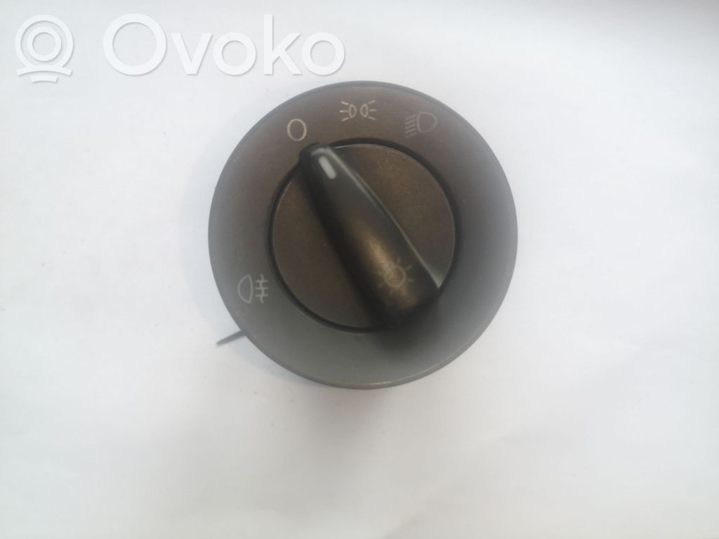 Skoda Fabia Mk2 (5J) Light switch 