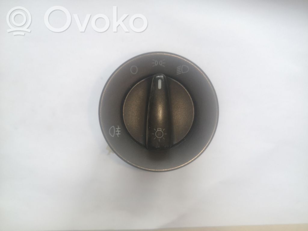 Skoda Fabia Mk2 (5J) Light switch 