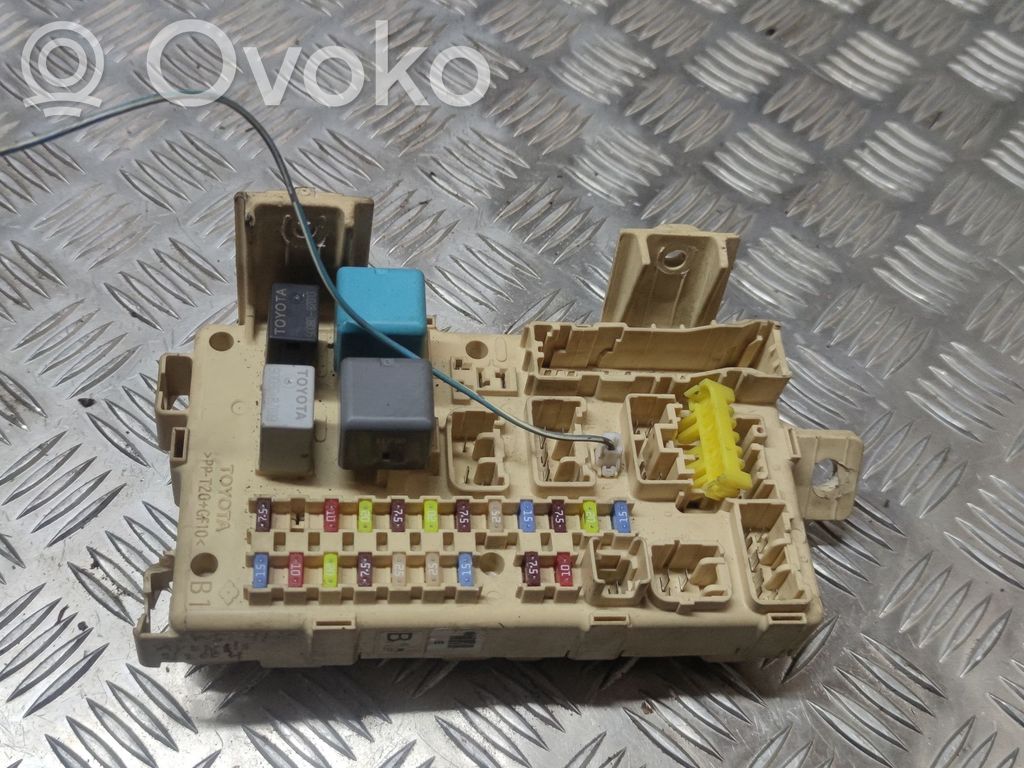Toyota Avensis T250 Drošinātāju bloks 