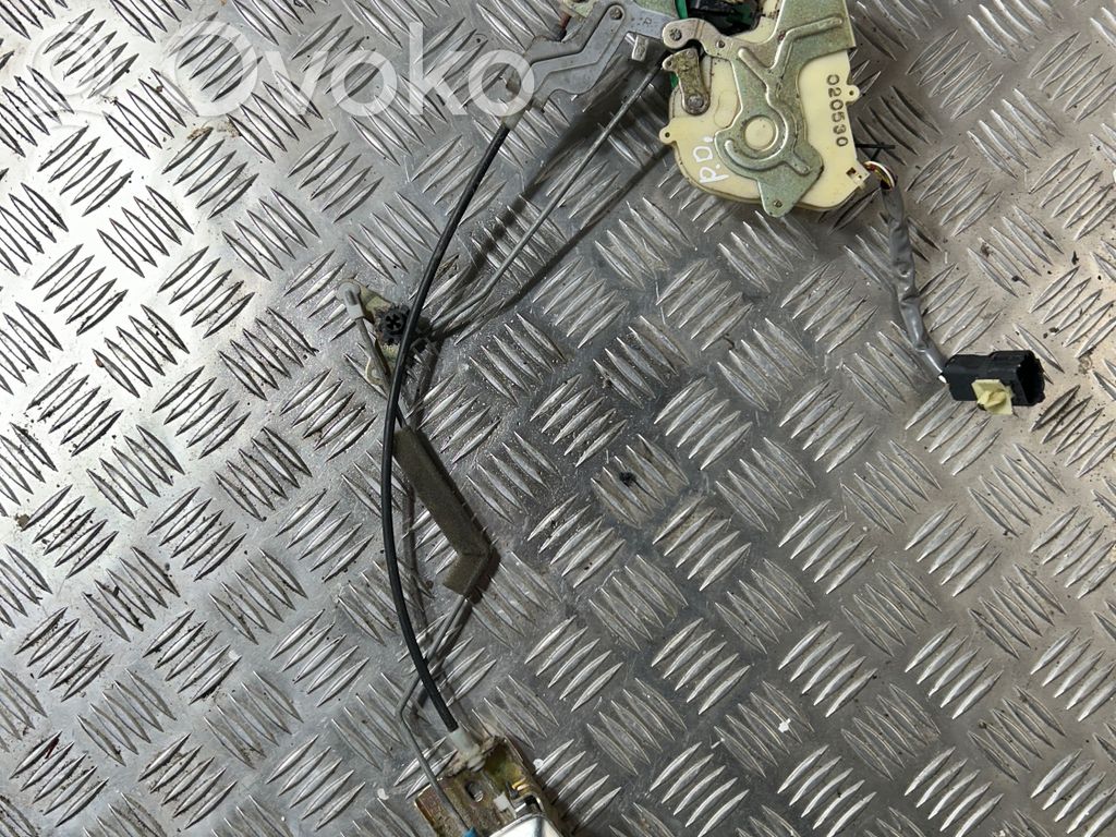 KIA Sorento Front door lock 