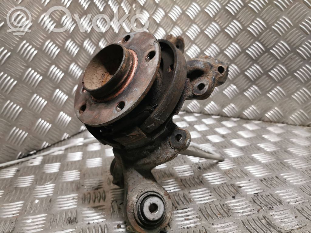 Rear wheel hub