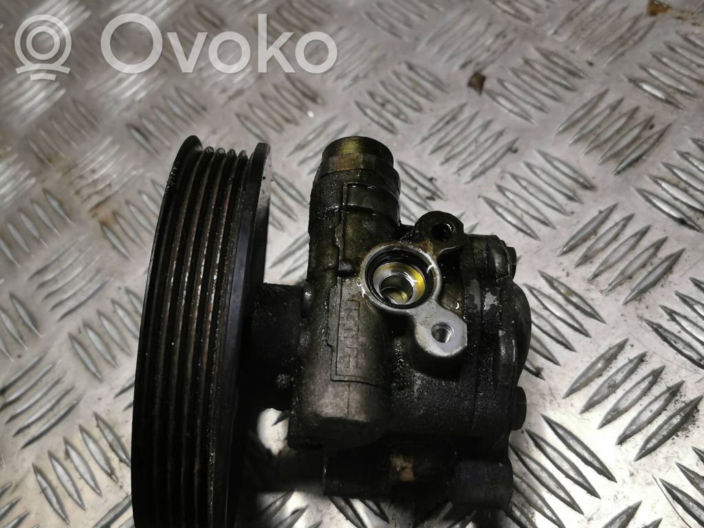 Volkswagen PASSAT B5.5 Pompa wspomagania 