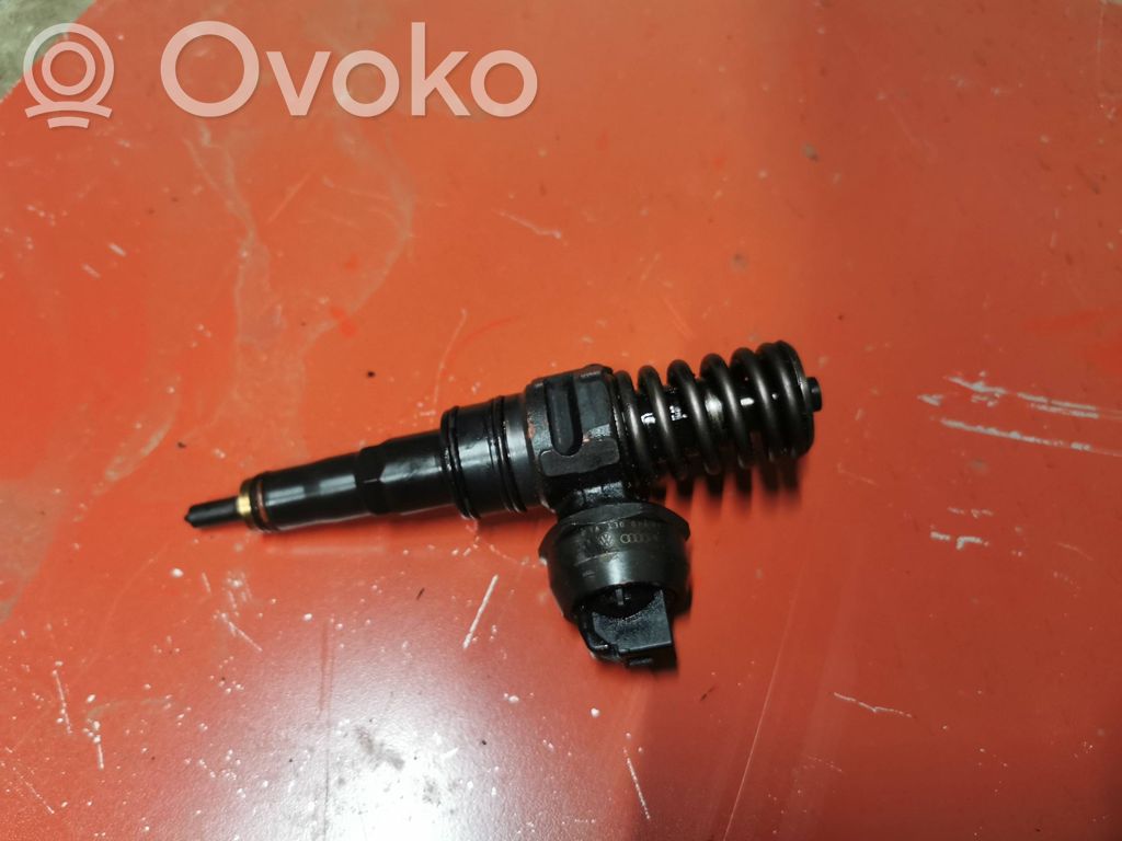 Inyector de combustible   038130023AK