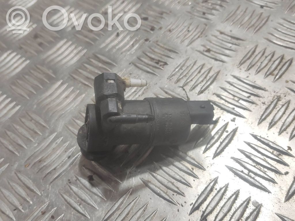 Renault Laguna II Windscreen/windshield washer pump 