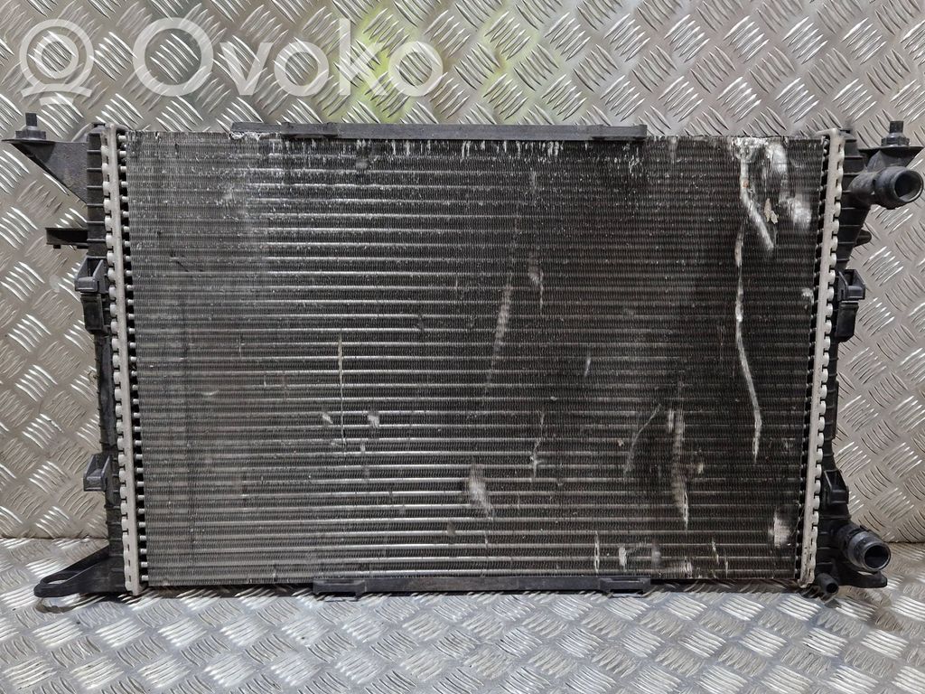 Audi A4 S4 B8 8K Aušinimo skysčio radiatorius 
