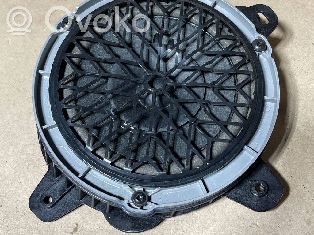 Opel Corsa F Altavoz de la puerta trasera 