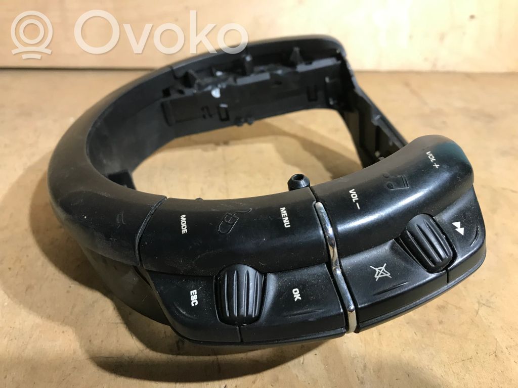 Citroen C4 I Steering wheel buttons/switches 