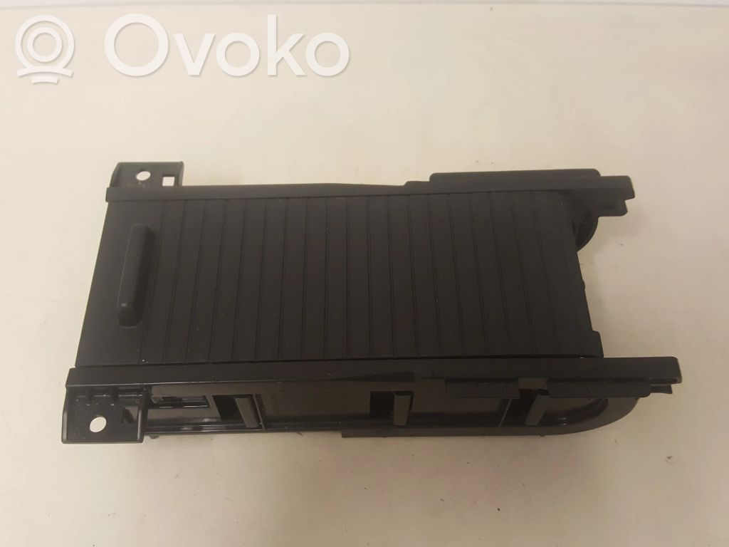 Peugeot 508 Mantu nodalījums centrālā konsole 