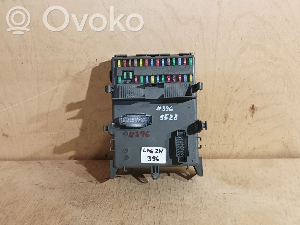 Renault Laguna II Fuse module 