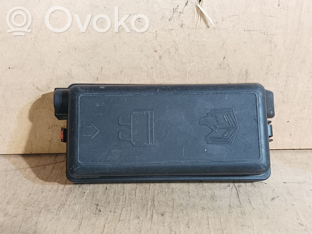 Mini One - Cooper R50 - 53 Pokrywa skrzynki bezpieczników 