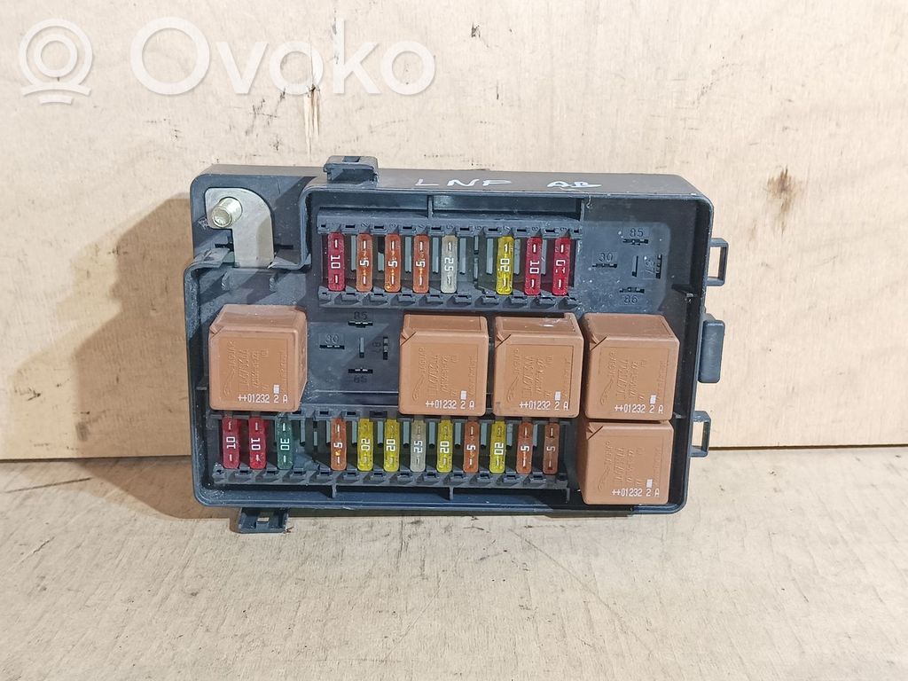 Jaguar XJ X308 Fuse module 