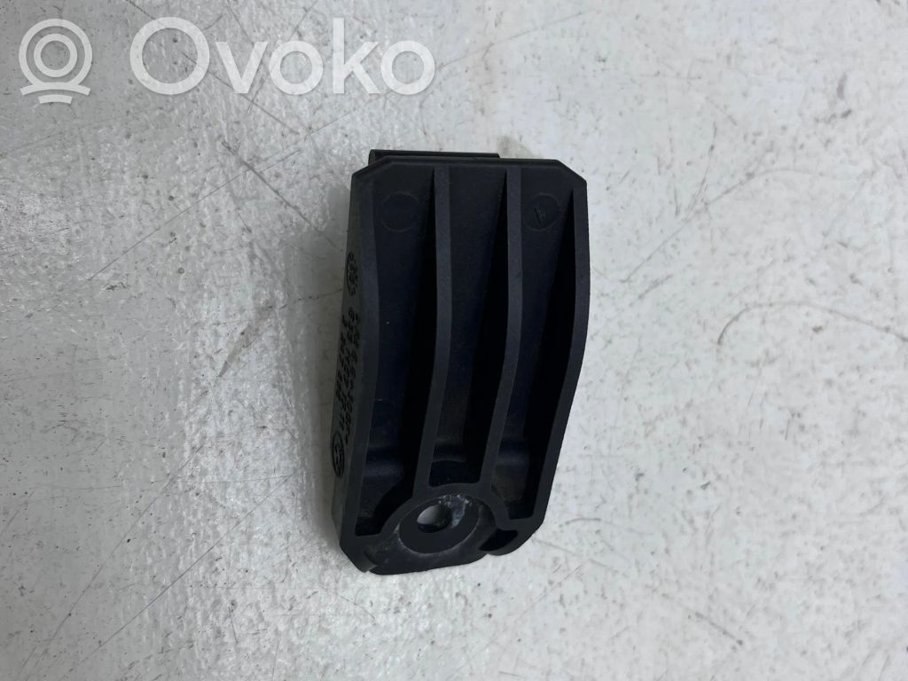 BMW 5 E39 Radiator support slam panel bracket 