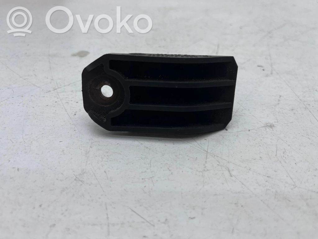 Radiator support slam panel bracket   2247896,E39M571711