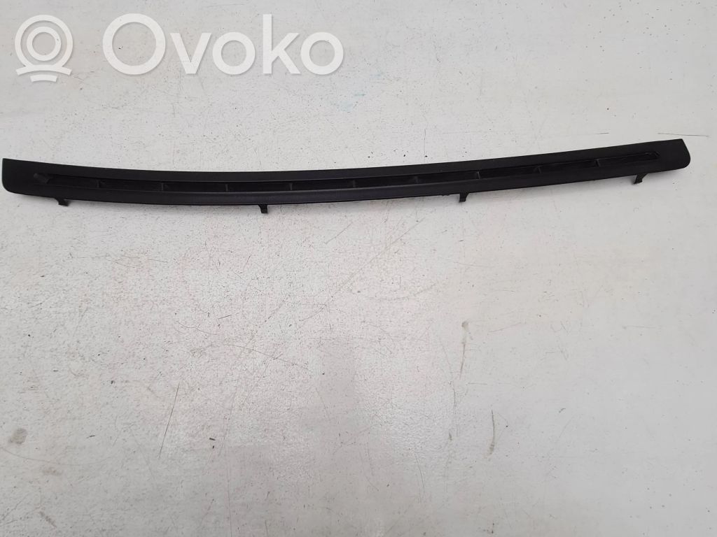 BMW 3 E36 Kita salono detalė 