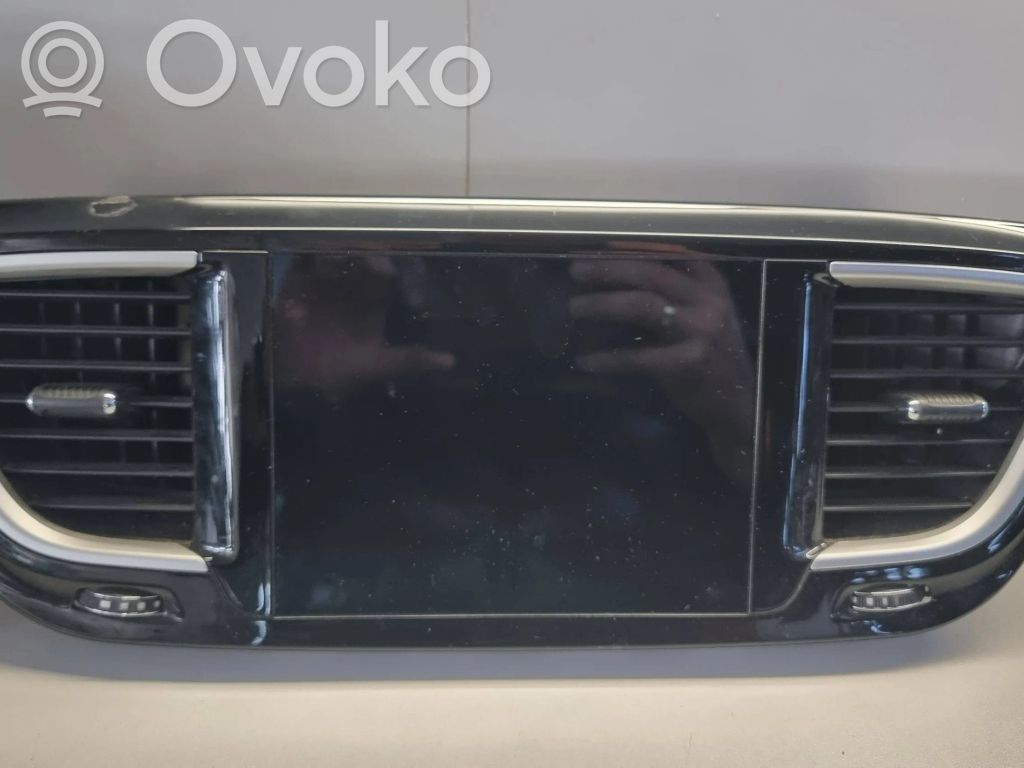 Chrysler Pacifica Screen/display/small screen 