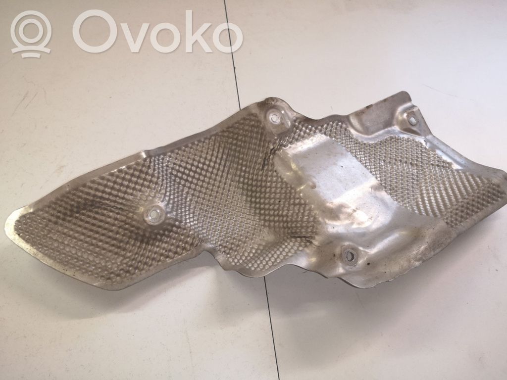 Volkswagen Golf VII Ohjauksen hammastangon kannake 