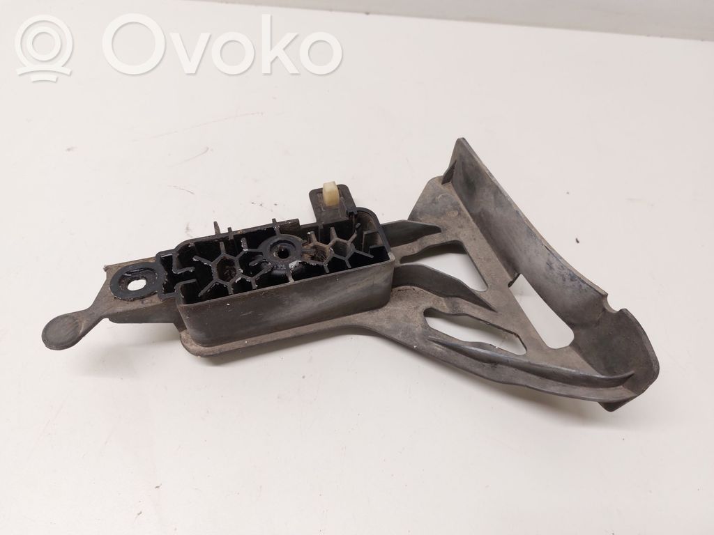 Porsche Cayenne (92A) Jacking socket point 