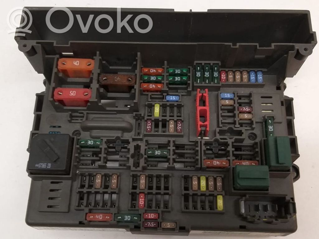 Блок предохранителей   911944603,9119446