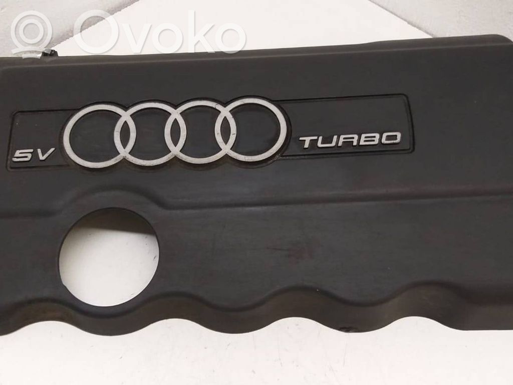 Audi A4 S4 B5 8D Couvercle cache moteur 