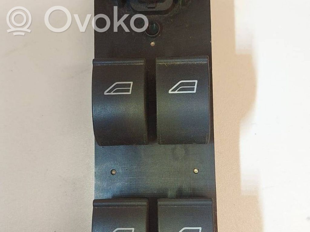 Electric window control switch   3M5T14A132,03168104