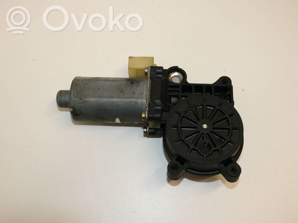 BMW 3 E46 Front door window regulator motor 