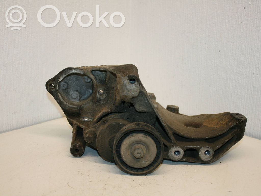 Engine mounting bracket   90528682