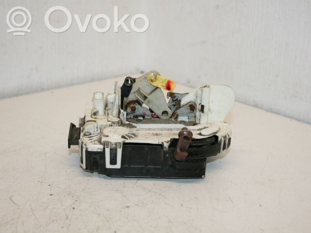 Etuoven lukko   P04589416AE