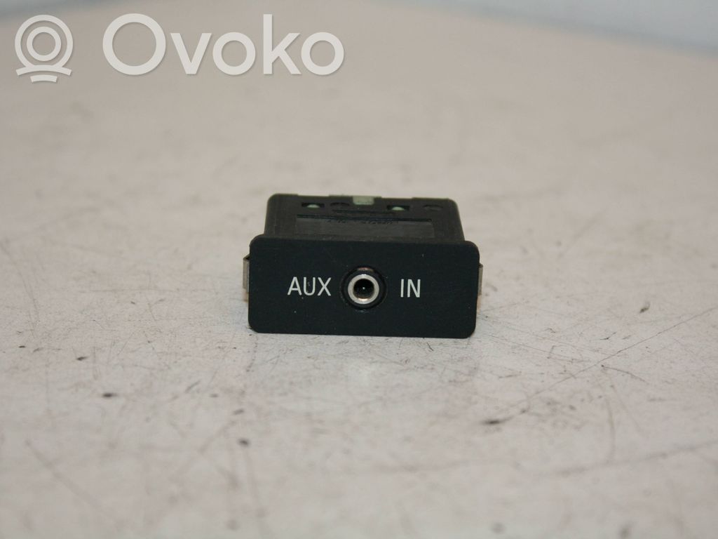 AUX-Anschluss   6986791